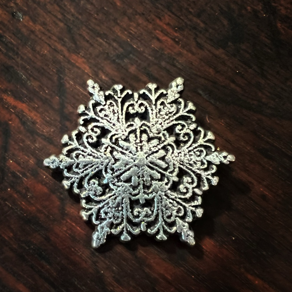 Artisan handcrafted solid sterling silver snowflake pin brooch